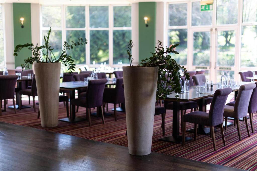 Restaurace v ubytování DoubleTree by Hilton Cheltenham-Cotswolds