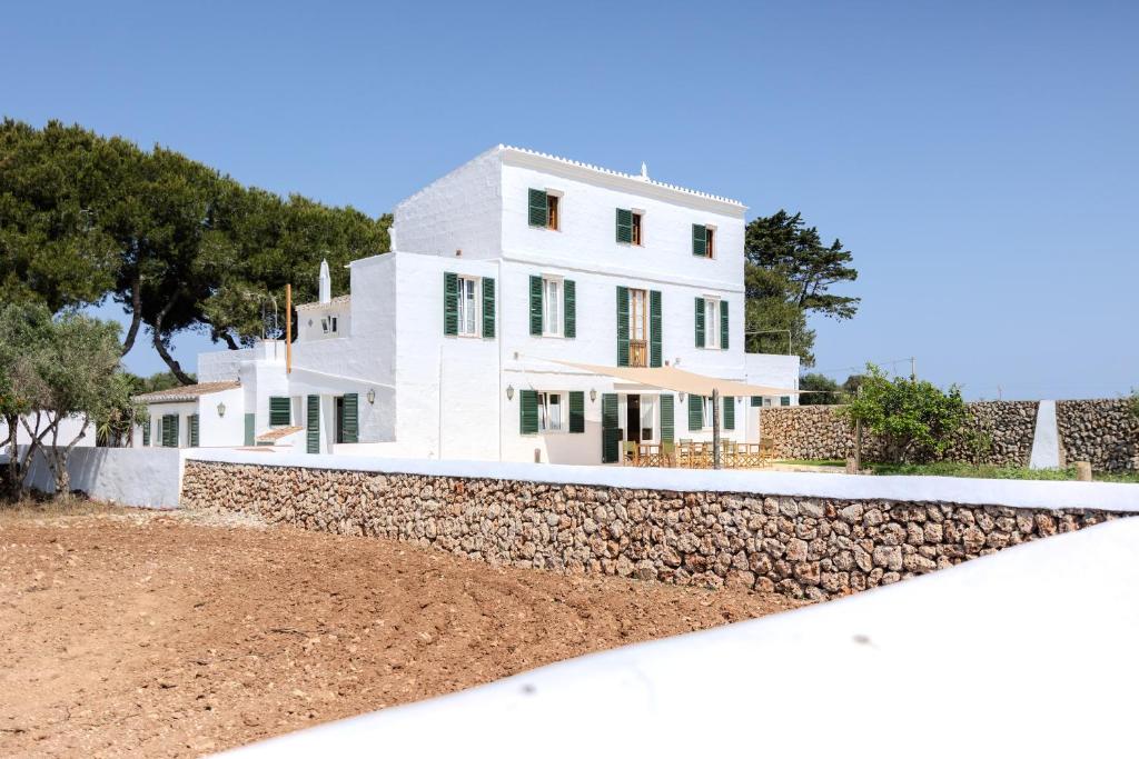 The building in which the country house is located