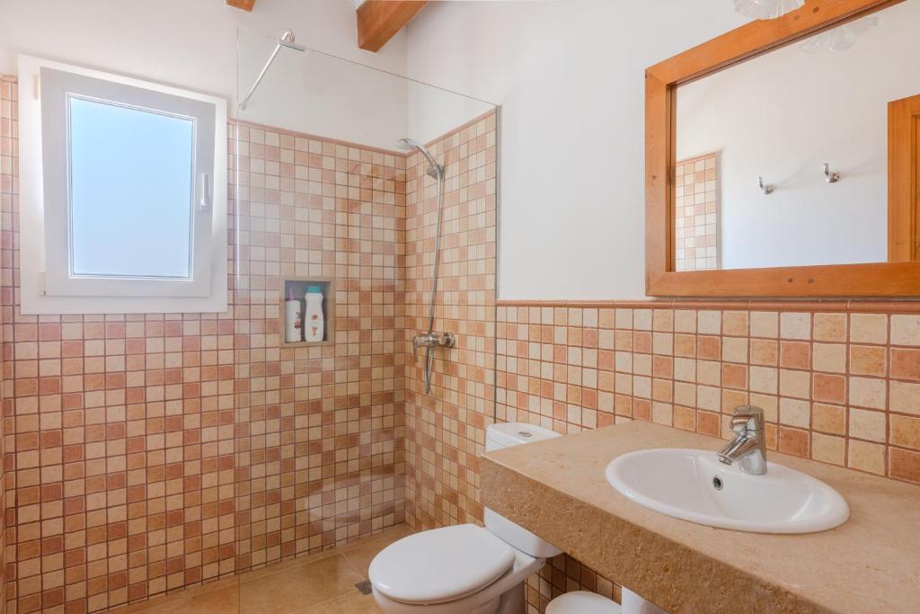 A bathroom at Agroturismo Son Rosas
