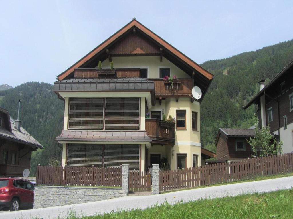 Budova, v ktorej sa apartmán nachádza