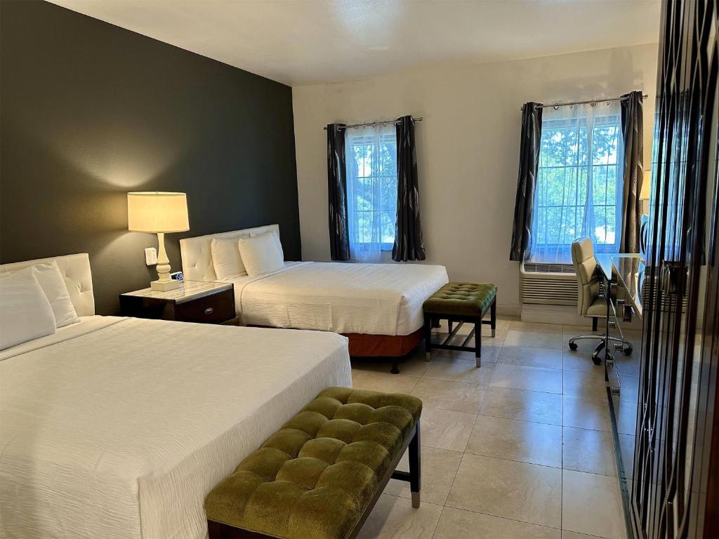 Rocklin Park Hotel - 