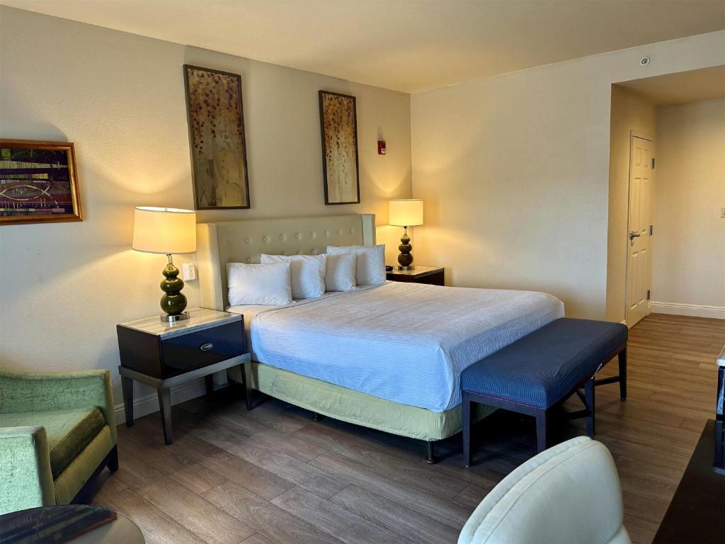 Rocklin Park Hotel - 