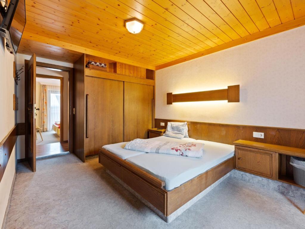 Posteľ alebo postele v izbe v ubytovaní Apartment in Saalbach-Hinterglemm near Ski Area