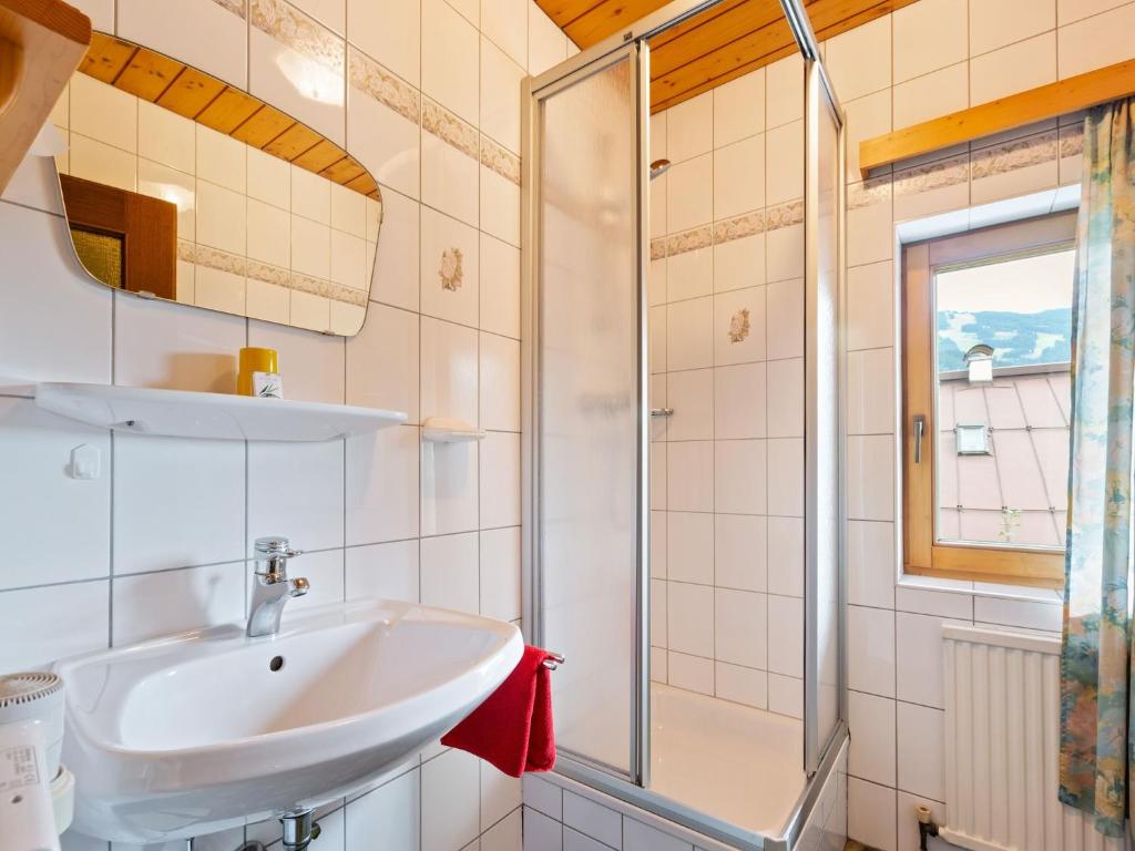 Kúpeľňa v ubytovaní Apartment in Saalbach-Hinterglemm near Ski Area