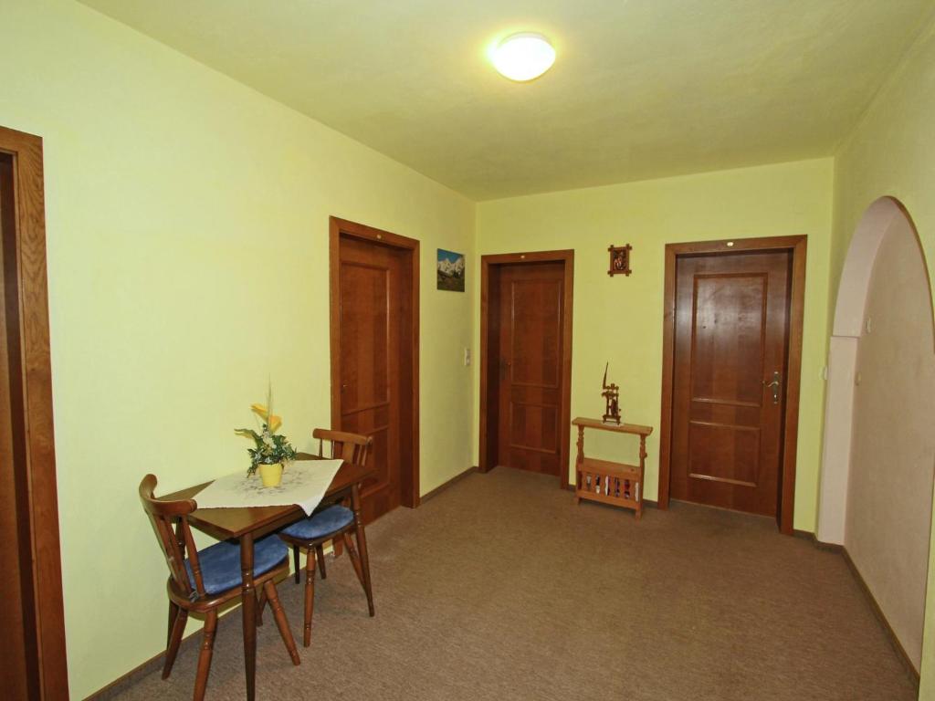 Fotografie z fotogalerie ubytování Cozy Apartment in Aschau im Zillertal near Ski Lift v destinaci Aschau