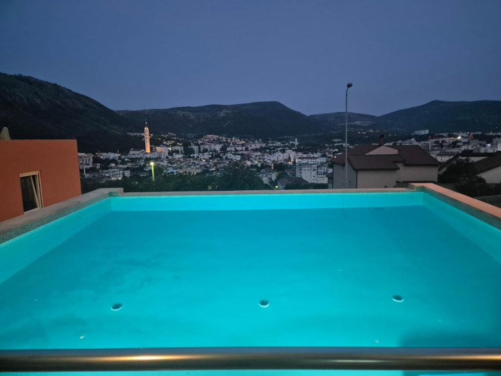 Bazén v ubytování Hotel Nur nebo v jeho okolí