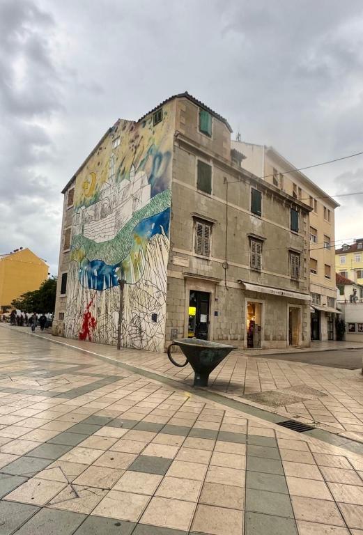 Spacious 140m2 Downtown 3 Bedroom Apartment
