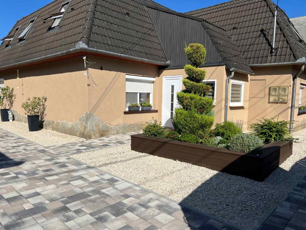Budova, v ktorej sa apartmán nachádza