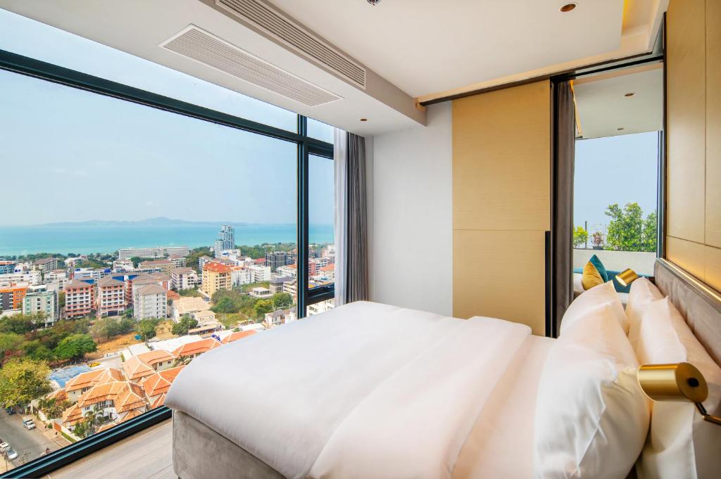 
Premier Suite with Sky Garden Sea View
