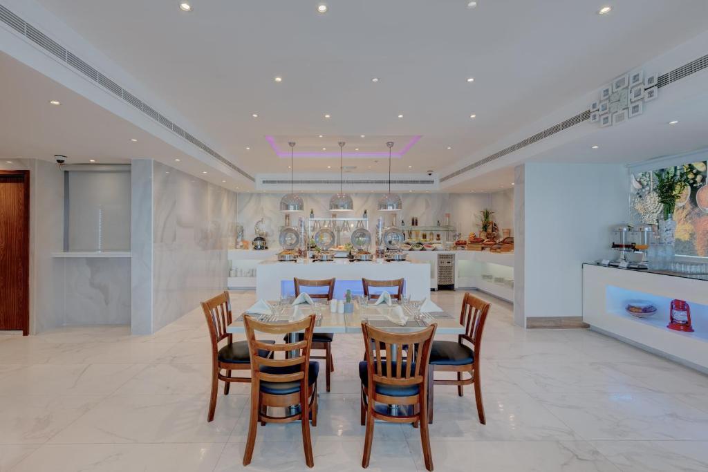 Hawthorn Extended Stay by Wyndham Abu Dhabi City Center - Resim 39