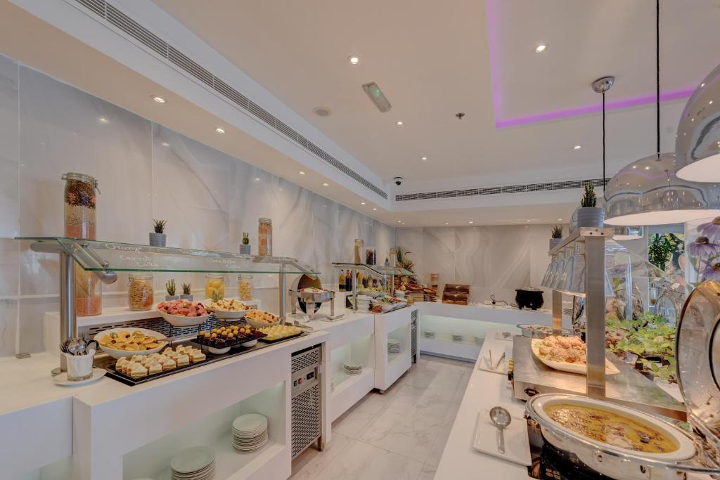 Hawthorn Extended Stay by Wyndham Abu Dhabi City Center - Resim 28