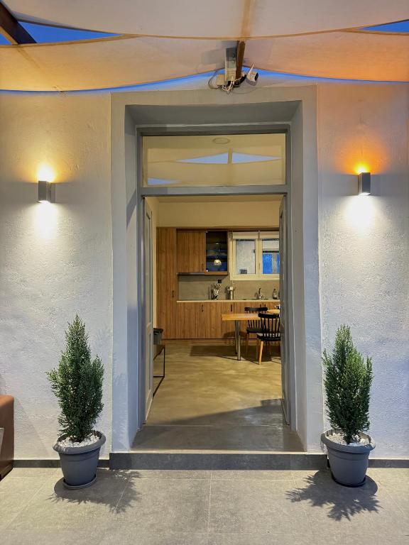 Zdjęcie z galerii obiektu Remvi Suite in Chania w mieście Xamoudhokhórion
