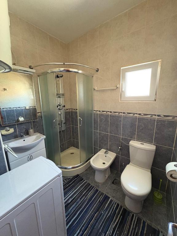 Koupelna v ubytování Apartments Ćuković