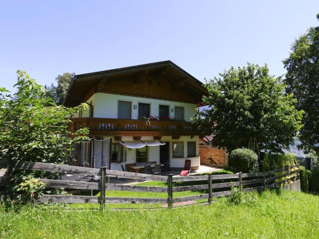 A garden outside holiday home Emberger, Fügen