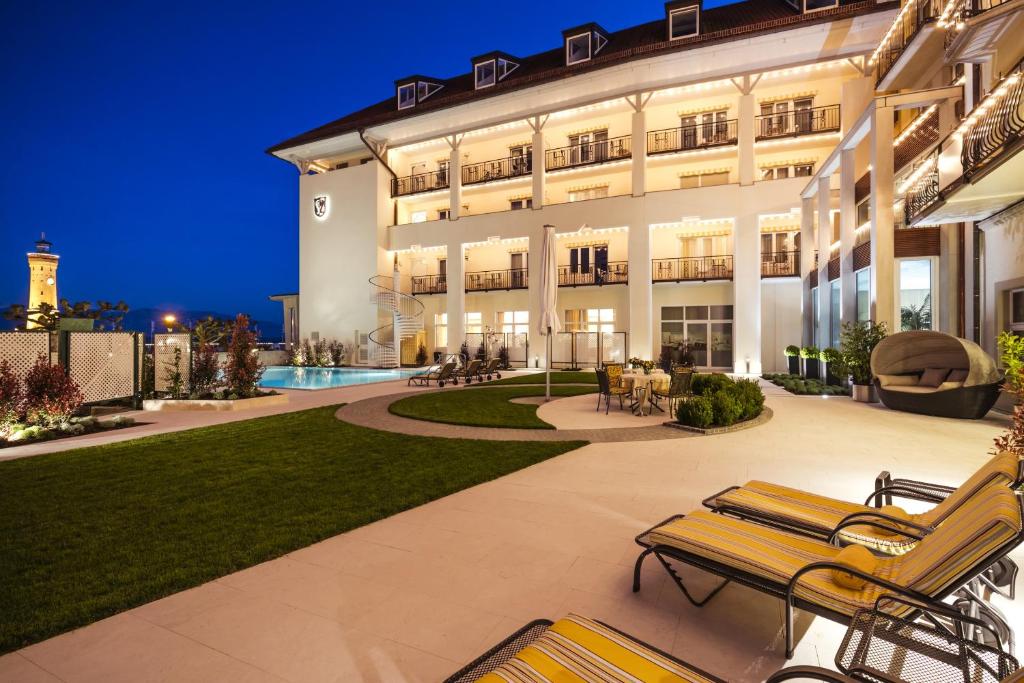 Bazén v ubytování Hotel Reutemann-Seegarten nebo v jeho okolí