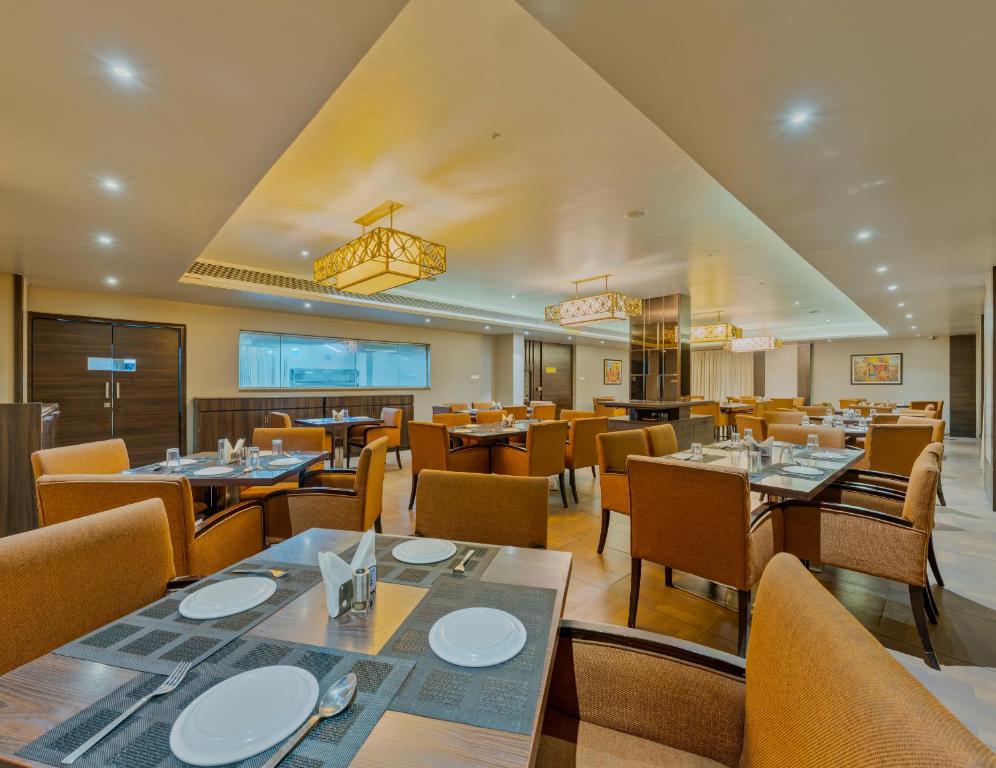 Posezení v ubytování Hotel Black Pearl Sangli