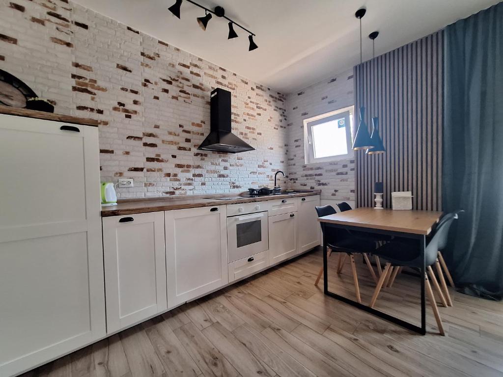 LUCY Apartments with heated saltwater pool and free private parking - 9