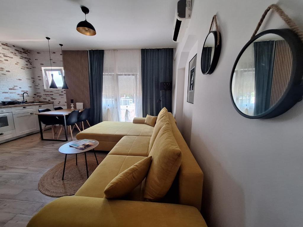 LUCY Apartments with heated saltwater pool and free private parking - 10