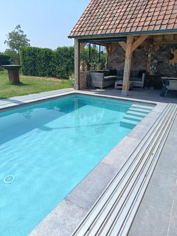 Bazén v ubytování Hoeve 203 nebo v jeho okolí