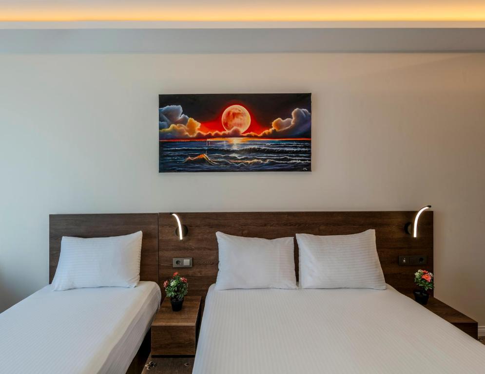 Airport Waves Hotel - 11