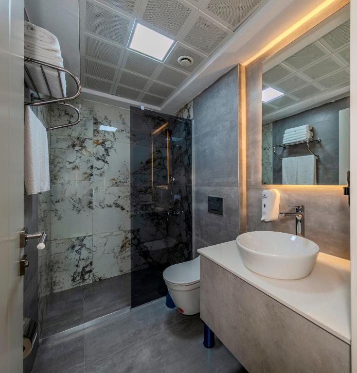 Airport Waves Hotel - 18