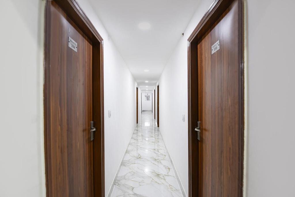Fotografie z fotogalerie ubytování FabHotel Golden Key Inn Near Rajouri Garden v Novém Dillí