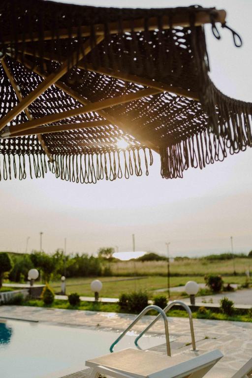 Bazén v ubytování Samothraki Village Hotel nebo v jeho okolí