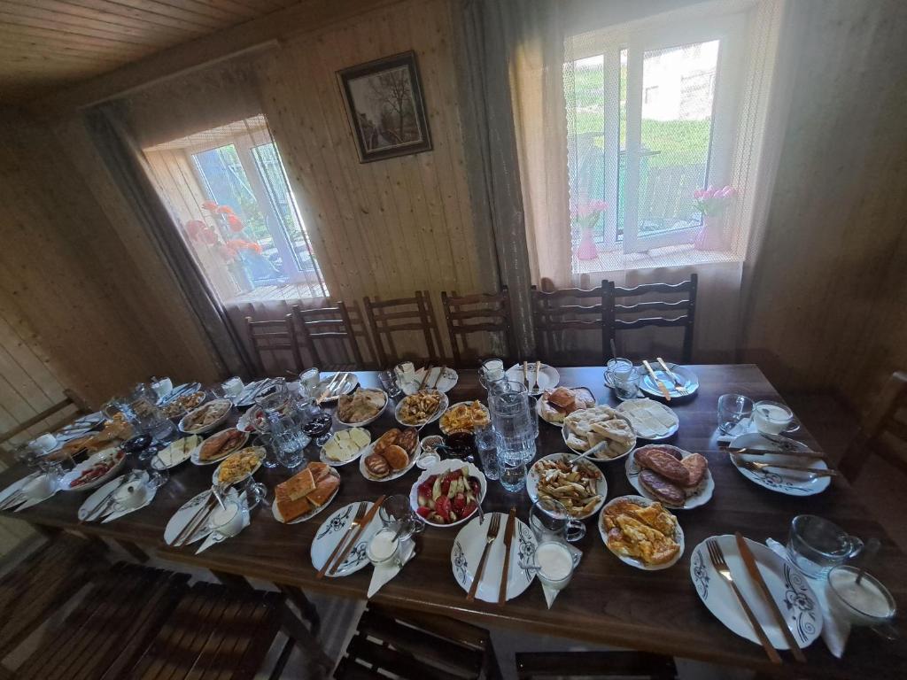 Jídlo v penzionu nebo okolí