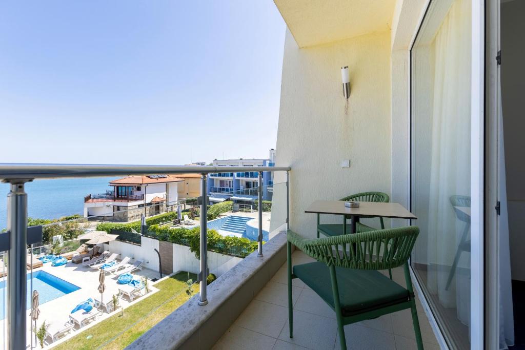 Balkón nebo terasa v ubytování APOLONIS hotel