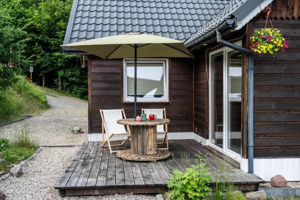 Vonkajšia záhrada v ubytovaní RESETówka nr 2 - domek rodzinny na odludziu
