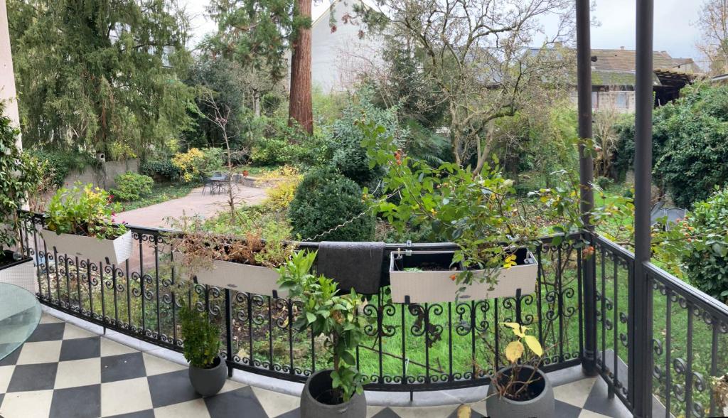 Duplex in a charming townhouse - Resim 7