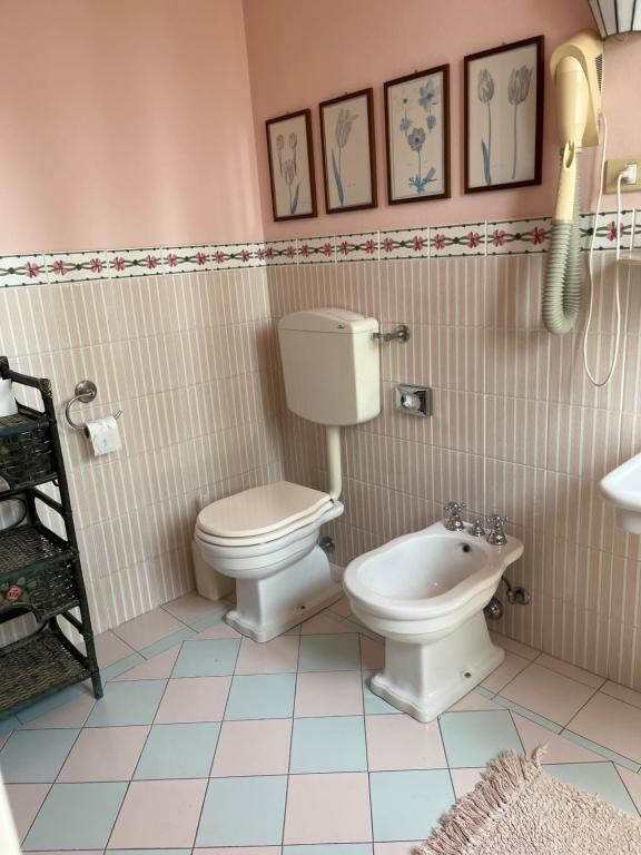 Villa Solarola Country House - Familiekamer Met Eigen Badkamer