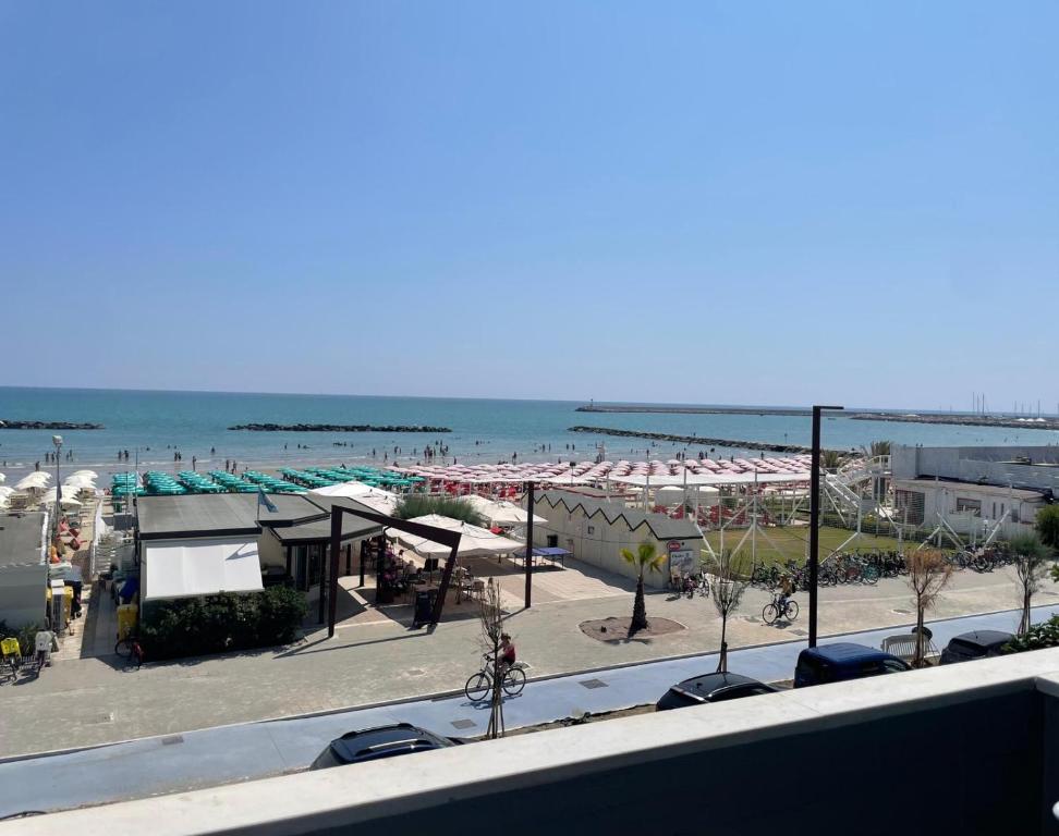Widok na morze z tego hotelu