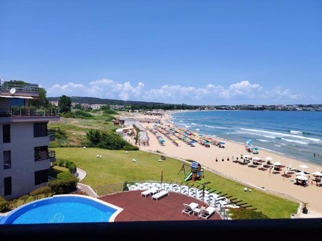 White Sand Lily Beach Apartment