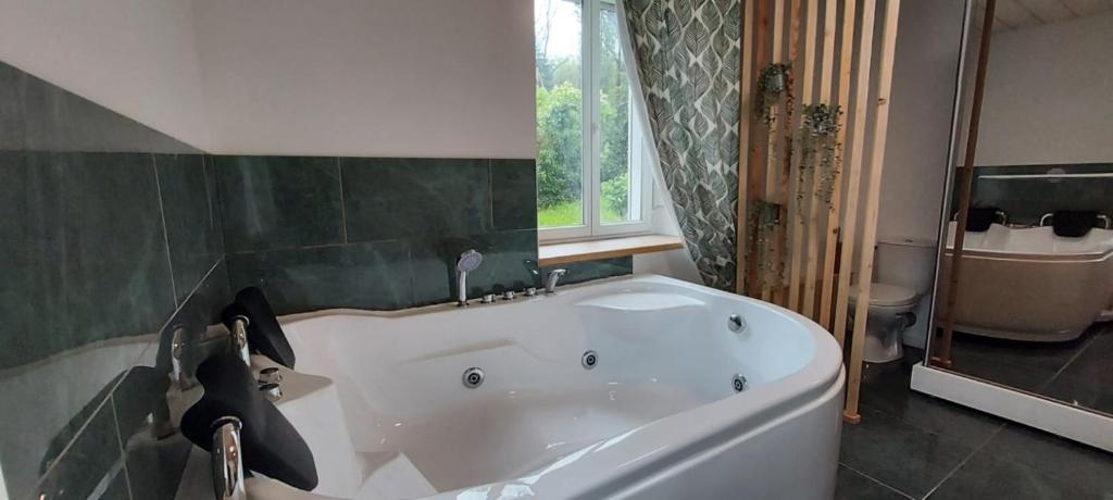 Photo de la galerie de l'établissement Balneo, Les Bulles de Victor, à Cornimont