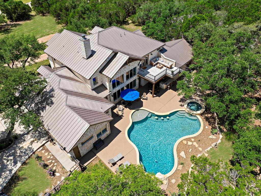 Πισίνα στο ή κοντά στο Big Red Chicken Estate