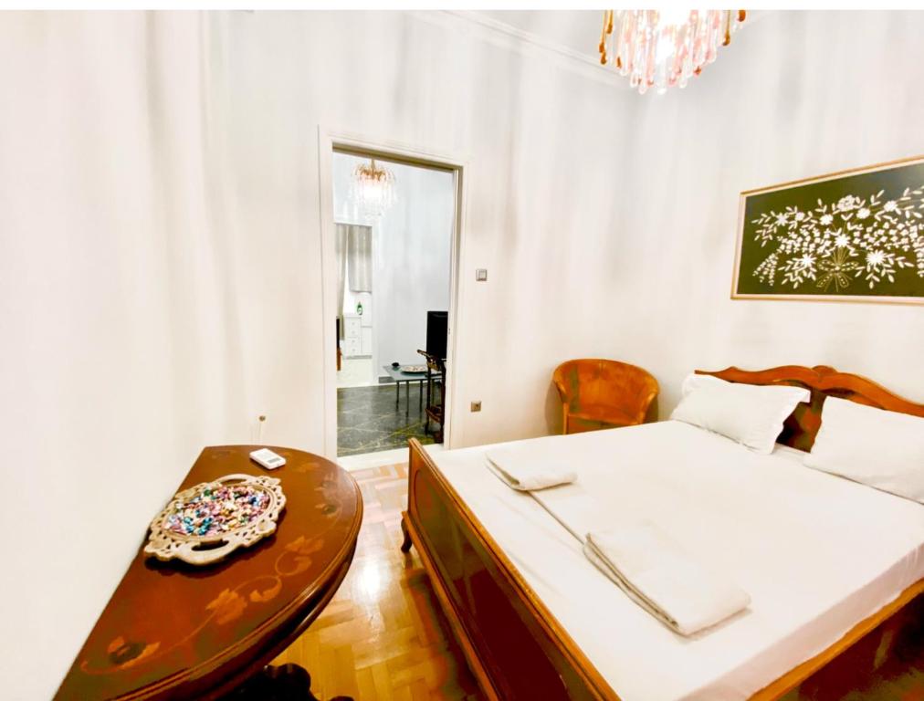 Athens Vintage Apartment II