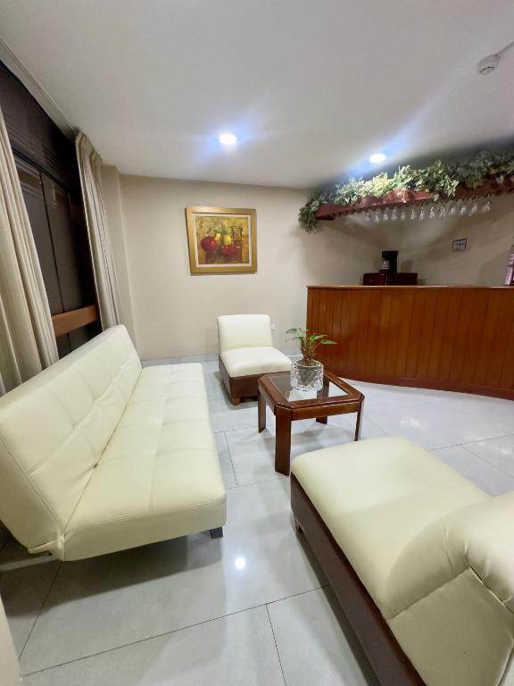 Posezení v ubytování Hotel Asturias Inn