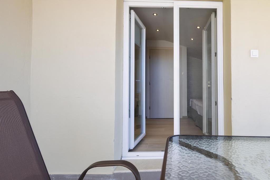 Zdjęcie z galerii obiektu Kallikratia Suites 1 w miejscowości Nea Kallikratia