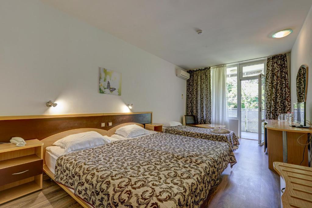 Double or Twin Room with Extra Bed (3 Adults)