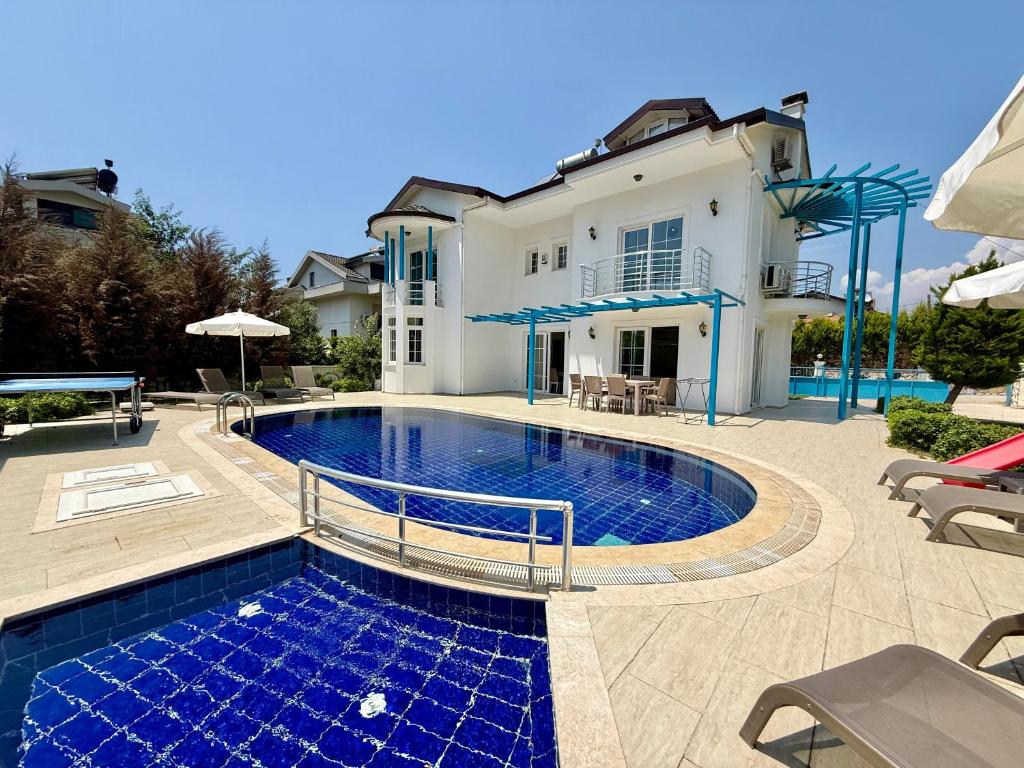 Φωτογραφία από το άλμπουμ του Villa Fergana - Oludeniz σε Ahatli