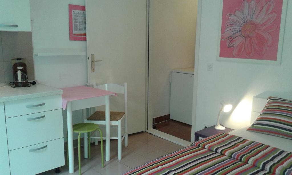Kuchyň nebo kuchyňský kout v ubytování Apartments Mare Losinjska 16