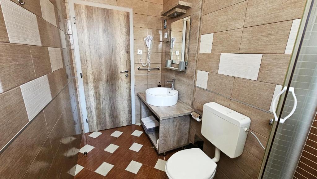 SEDRA Holiday Resort-Adults Only-Bed & Breakfast - 4