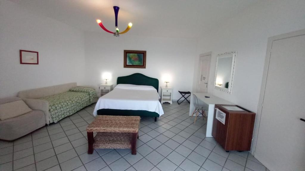 Hotel Il Vascello - Deluxe Triple Room With Sea View