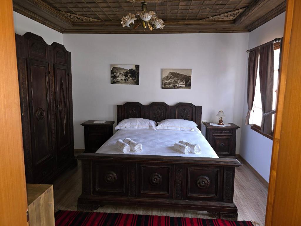 Postel nebo postele na pokoji v ubytování Guest House J.Prifti