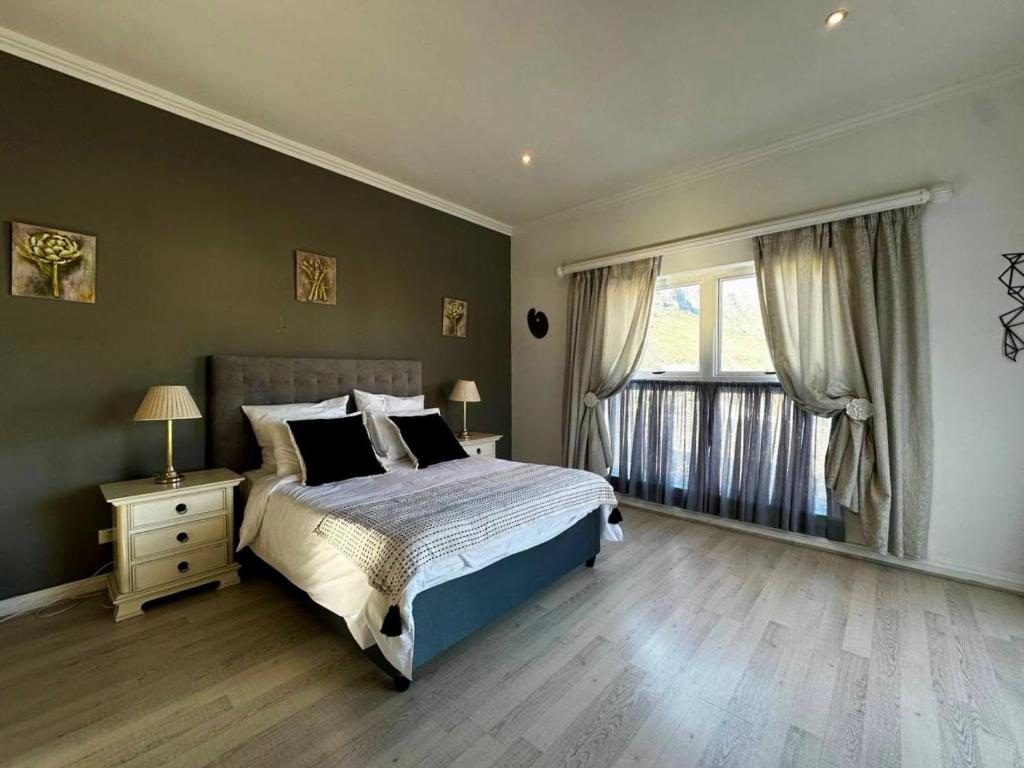 Voodi või voodid majutusasutuse 4 bedroom Villa 1 La Mer toas