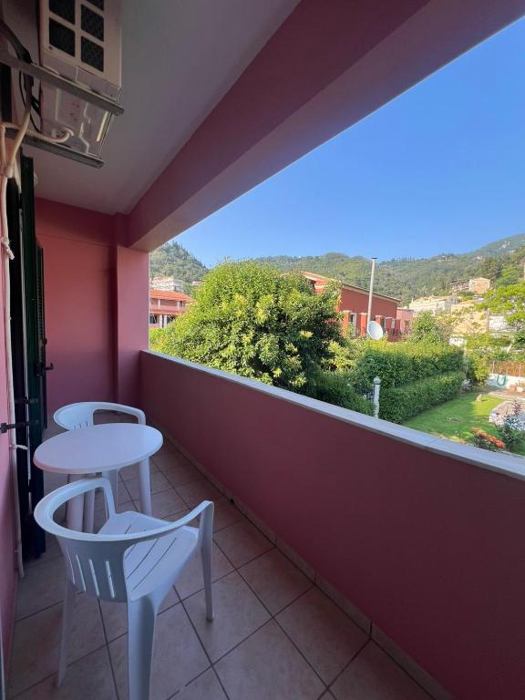 Nespecifikovaný výhled na hory nebo výhled na hory při pohledu z aparthotelu