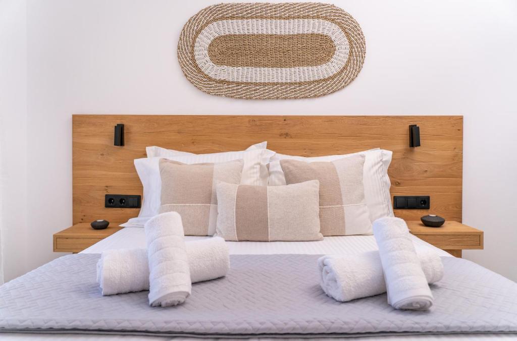 Postel nebo postele na pokoji v ubytování Noemia Skiathos