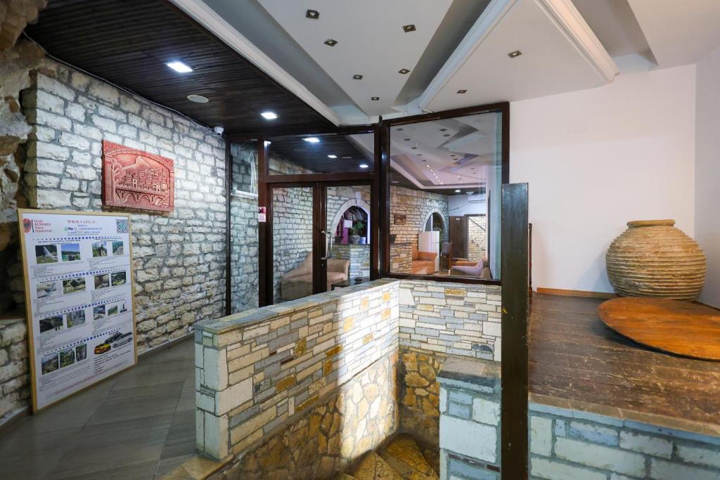 Fotografie z fotogalerie ubytování Hotel Ajka v destinaci Berat
