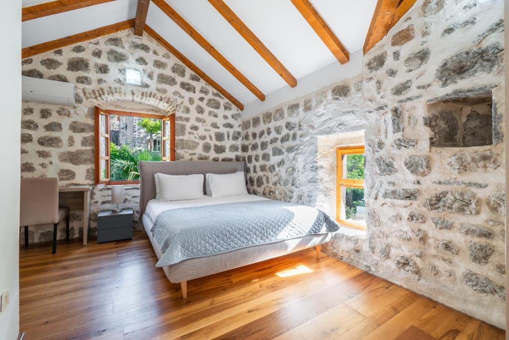 Postel nebo postele na pokoji v ubytování GuestHouse Mrshe Palace